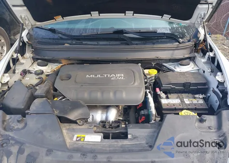 2015 Jeep Cherokee Latitude z USA, uszkodzony, nr VIN 1C4PJLCB7FW712179